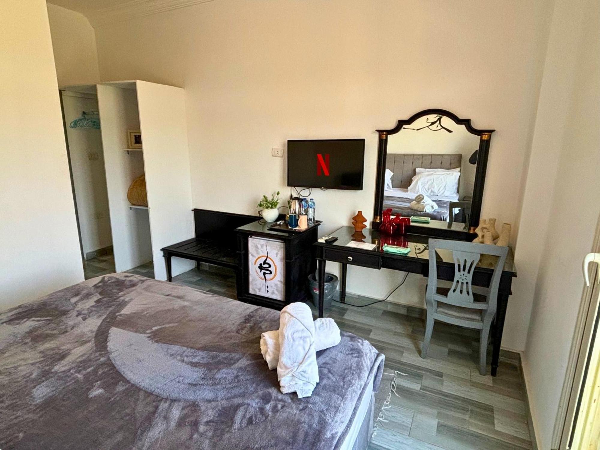 K Boutique Hotel Medspa-Pyramids & Grand Egyptian Museum Ghatati Exteriör bild